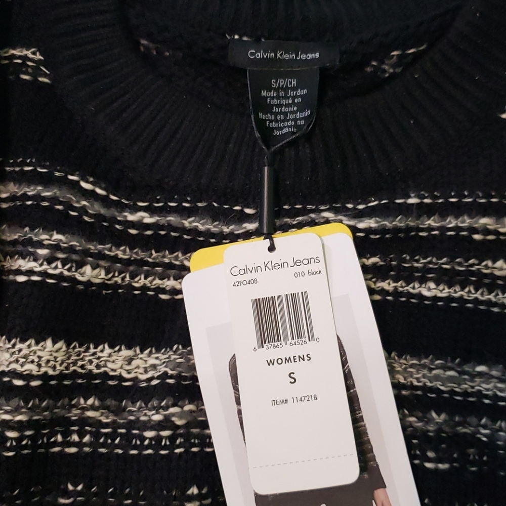 Calvin Klein Sweater - Picture 3 of 3
